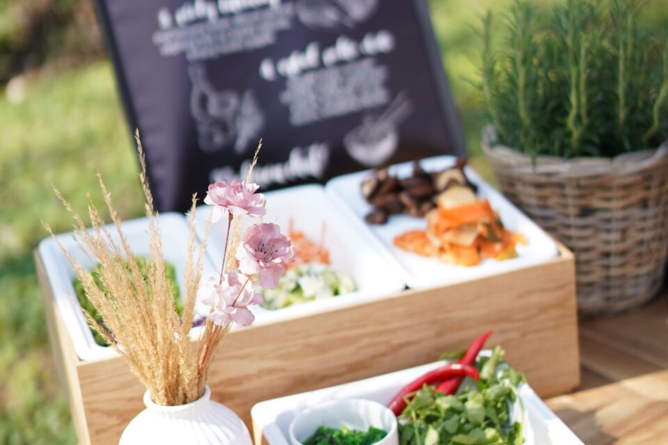 http://Catering%20Brno%20Jedna%20basen%20bowl%20station